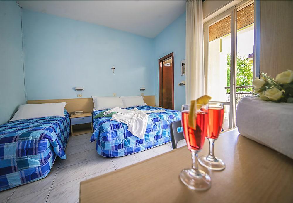 Hotel Santa Martina ヴィラ・マリーナ エクステリア 写真